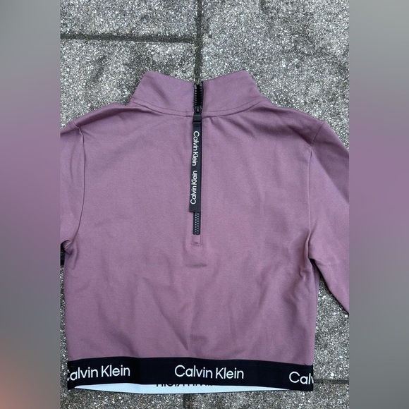 Women’s sporty Calvin Klein Performance top. - Picture 8 of 9